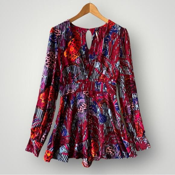 Free People Aubrey Romper Long Sleeve Jumpsuit Plunging Neckline Size 2 - Picture 3 of 8
